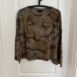 Sanctuary Women’s Long Sleeve Linen Tee Camo Size Large